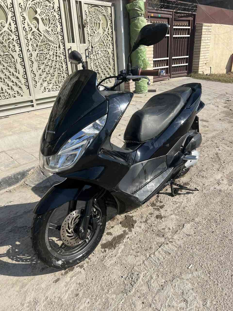 دراجة pcx للبيع 2018
سلام عليكم دراجة pcx للبيع ماشية 83 الف مكينة 150 بانزين كله محسن دهن كله موتول الاصلي دراجة ע مفتوحة ولا مصلحة تجي تفحص ياله تاخذ السعر 1700 وبيها مجال قليل
بغداد مدينة الصدر 
***********
