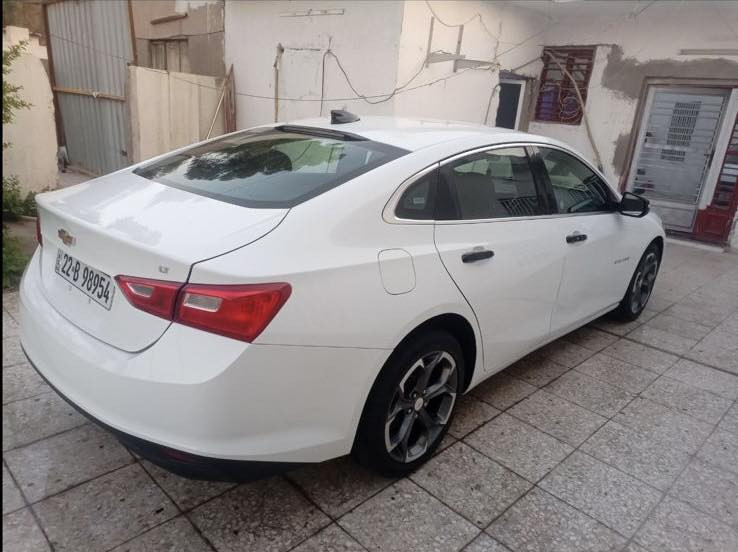 السلام عليكم للبيع 

ماليبو 2023 LT
 رقم اربيل الجديد باسمي تريد وكاله او تحويل

السياره ماشيه 36 الف ميل 

-السياره حادثها كلش حلو جانبي  
باب خلفي عكس السائق مبدل بلادي بدون صبغ وجزء من الباب الامامي صبغ
صور الحادث مرفقه بالمنشور 

-رادار امامي

-رادار جانبي 

-نقطه عمياء 

-حساسات اماميه

-حساسات خلفيه 

-شاشه ، ابل كار بلي ، اندرويد اوتو

-مثبت سرعه ،تحذير خروج عن مسار

- مانع انزلاق ، مانع تصادم

-أوامر صوتيه ،فول تحكمات ستيرن

-تبريد قطعتين 

-محرك 1500 تيربو 

-تشغيل عن بعد، 

-تشغيل بصمه ، 

-دخول ذكي بصمه بالبيبان

-اوتو هولد ، اوتو ستوب

- وبعد بيها خير من الله مواصفات السياره جديده وممتعوبه وانسه الصرف سياره اقتصاديه كلش 

مكان السياره بغداد 

التواصل ***********
