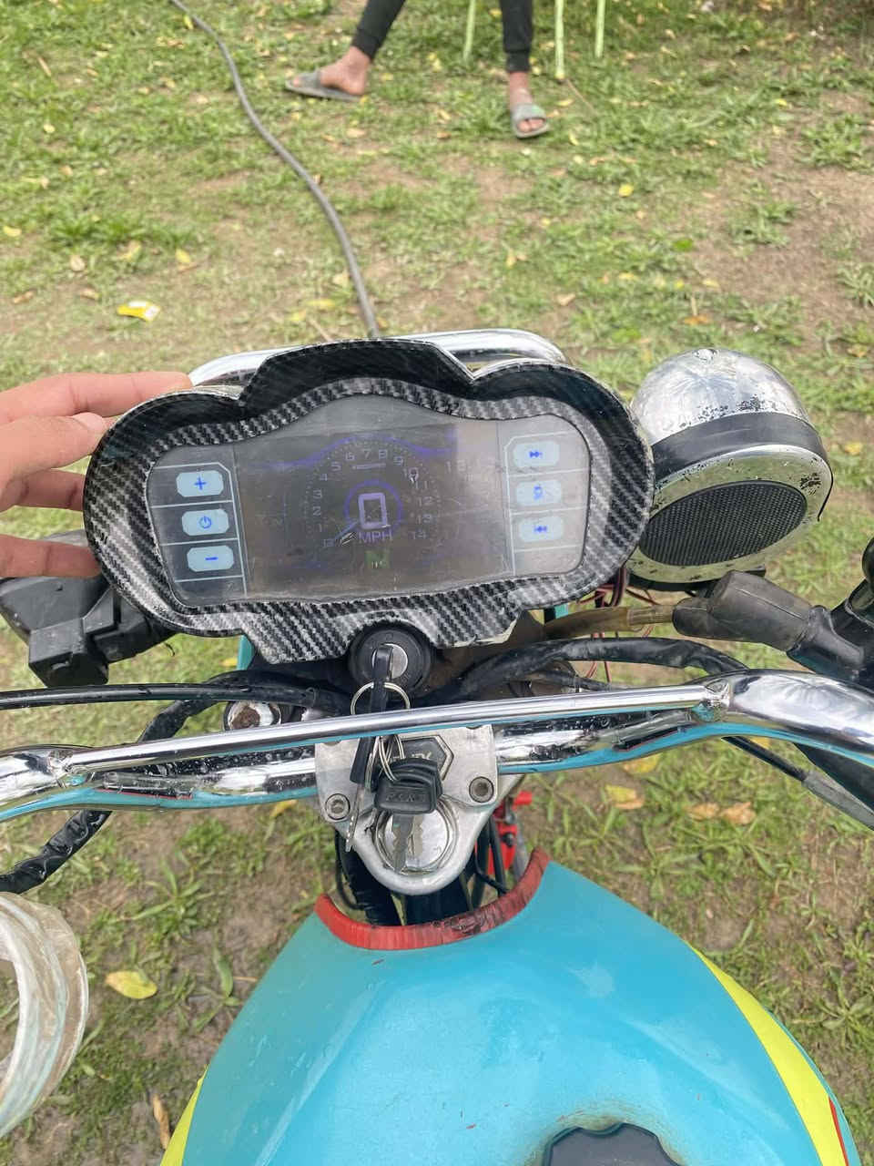 سلام عليكم دراجه سونك للبيع موديل 23محدثه 25الدراجه كفاله كولشي بيهه شغال كهرباءيات كامله اوراق اصولي العه معدل فول محركهه ماملعوب بي  السعر 575وبيهه مجال حك الجيه مكاني المحموديه الطيفيه  ***********بي واتساب
