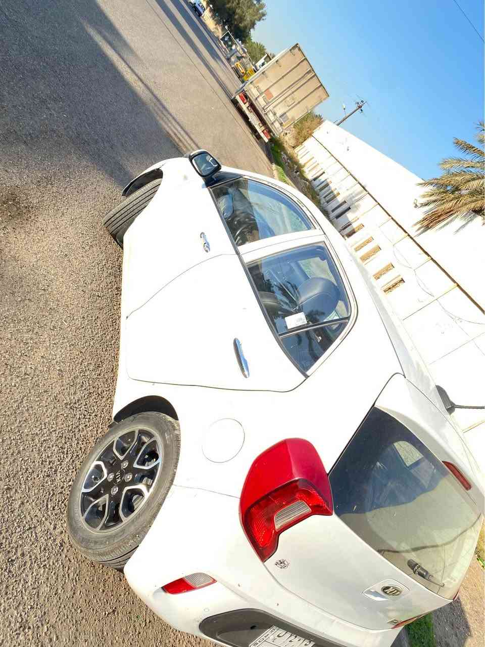 السلام عليكم كيا مورنينك موديل 2018 ماشيه 85 الف كيلو 
السياره بأسم الاهل تحويل ثاني يوم مشروع وطني
مواصفات
بصمه تشغيل
بصمه ابواب
شاشه كبيره
ابل كار بلي
تدفئه بالكشنات
مري شفط
تحكمات ستيرن 
كروز سرعه 
مانع انزلاق
السياره بيها حادث جاملغ السائق وبيها صبغ حزام سونارها عندي السياره مال بيت عمليه وخدميه ومتصرف عليها تخم تاير وويل جديد وباتري جديد مكاني بغداد حي العامل *********** متواجد واتس وفيس
السعر 85 بيها مجال للتفاوض بغداد, العراق
