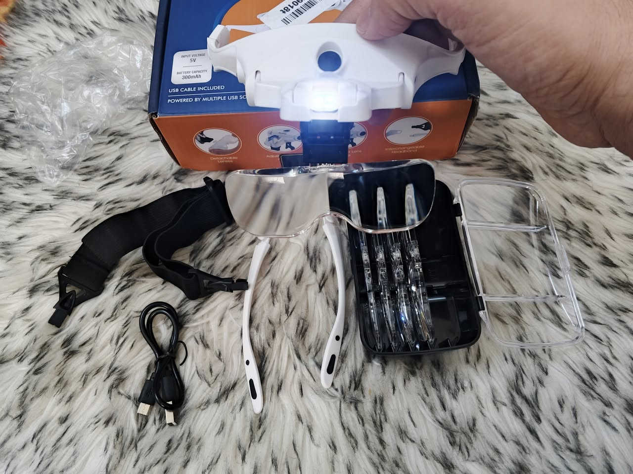 نظارة تحتوي على عدسات مكبرة وإنارة


**إذا كنت صاحب هذا الإعلان وتريد حذفه لأي سبب، رجاءا أرسل رسالة إلى الدعم الفني**