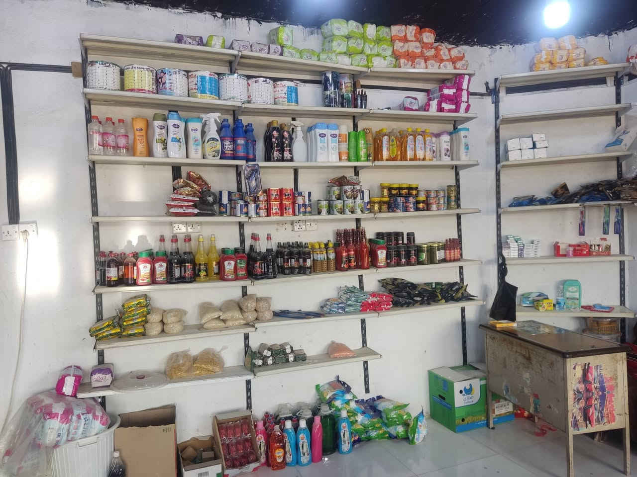 سلام عليكم متاح 5 برادات +و مجمدة + رفوف  مال محلمكاني كربلاء وبخدمة الشراي *********** سعرهن شلع (1700) مليون وسبعمية
