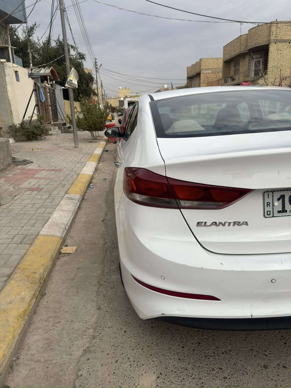 السلام عليكم
النترا ٢٠١٨ خليجي ماشية ١٢٥ الف كيلو فول مواصفات عدا البصمة محرك ٢٠٠٠ دوش بيها صبغ بلباب وبارد بمكانات ثانية موضحة بلسونار 
فتحة سقف 
مري شفط 
شاشة 
حساس 
كاميرا خلفية دوارة 
تحكم ستيرن 
٣ وضعيات قيادة 

السعر ١٦٢ وبي مجال 
*********** 
واتس او اتصال
