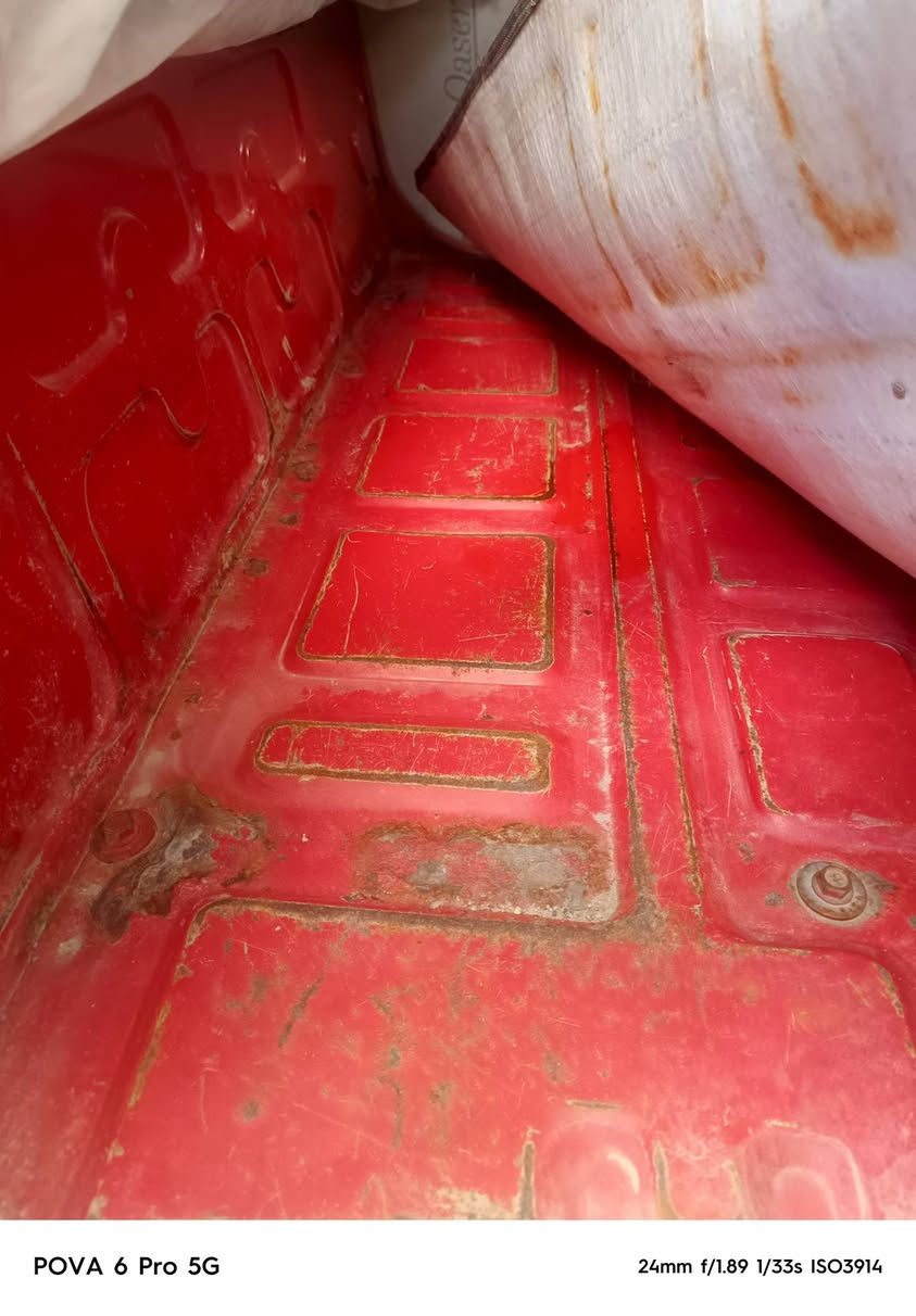 18 شهر العاشر / يرادلها تعمير دوسات الاماميه وبيها صبغ بل لغود 

مرقمه بسمي تحويل شوكت متريد / مكاني مدينة الصدر / ***********/ السعر / ٤٨٠٠
