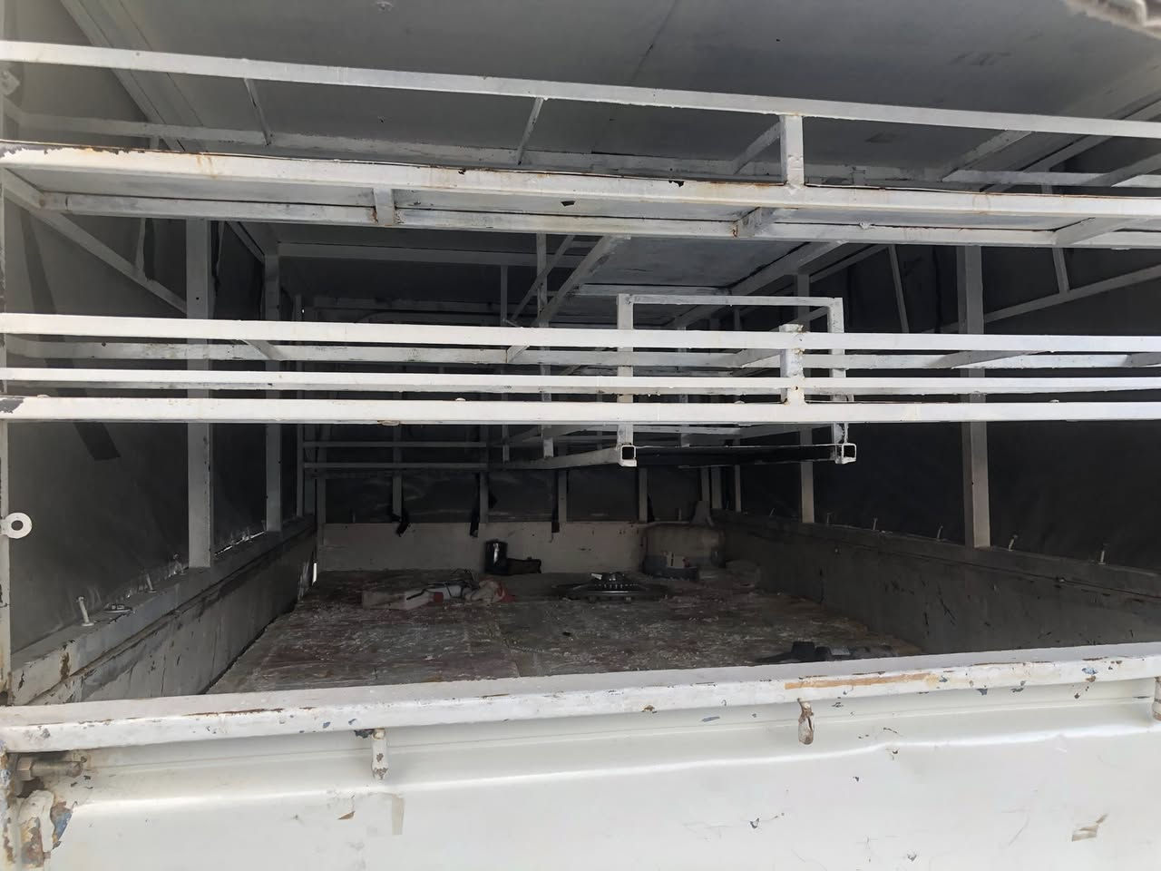 جەمجە و چادر بۆ فرۆشتن کامل ناورەفەی هەیە جادرەکەی تازەیە دراوی نیە جەمجەکەی تازە  سەر جەمجەکە کامل رەفە کراوە جایزە زۆر پاکە بۆ زانیاری زیاتر زم *********** وەتس ئەپیشی لەسەرە زمارەکە نرخیشی ٣٩٠ هەزارو معامەلەیەکی کەم
