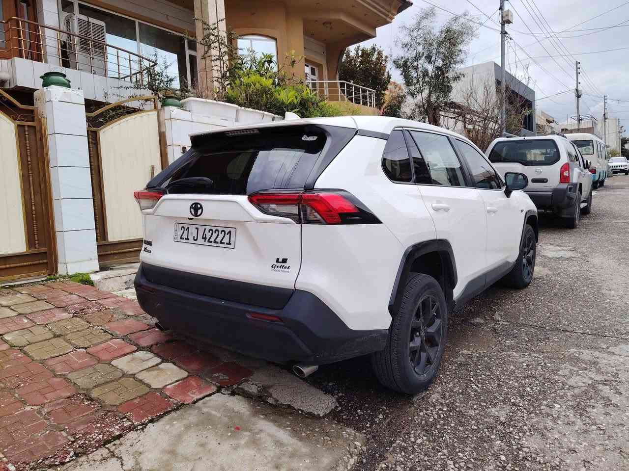 Toyota Rav4 XP 2024 

تۆیۆتا ڕاڤ فۆڕ ٢٠٢٤ 

ئێڵ ئی تاک ئەکسل بەنزین 

رادار و خەتی جادە و کامێرا 

برێک کارەبا  و ئۆتۆ برێک و ئۆتۆ ستارت 

پەڵەیەک سارد و کەمێک کارتی هەیە بۆیاخی نیە

ئێرباگ هەمووی بیلادیە نەتەقیوە 

٢١٠٠٠ مایل رۆشتووە 

بە ناوی خۆنە بە شەرتی تەحویل و غرامە 

*********** السليمانية, العراق
