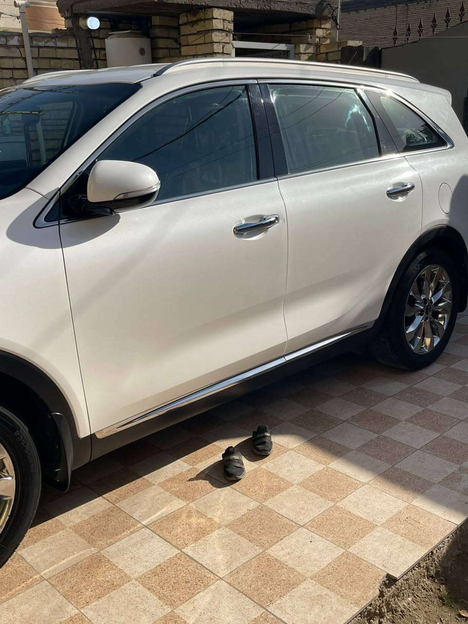 السلام عليكم كيا سارنتو لبيع موديل 18 فول موصفات عده الفتحه  السياره خليجيه مبدل بيه بس بنيد السعر 230
***********بي وتساب
***********
