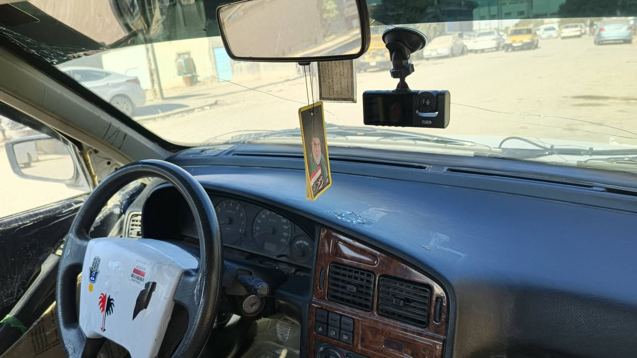 بيجو 405
2012
تدفئه تبريد شغال 
كير ومحرك خير من الله 
ضربتها باب الصدر  امبدله
راعيه نجف بسامينا 
معروضه 30 ورقه وبيها مجال بصيط وحياكم الله 
***********
