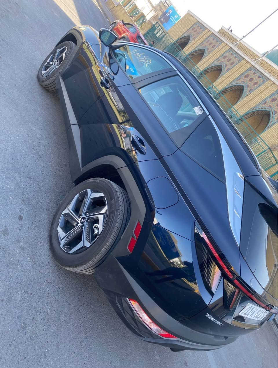 السلام عليكم توسان هايبرد موديل 2024 حادثها سرقه جاملغ وبنيد ماشيه 6 الالف زيرو على الممشه مال امريكا مكفوله من الضربه واللغد والشاصي داخلها بعده ريحة الشركة بي بأسمي السياره تحويل ثاني يوم 215 وبيها مجال حك الجيه مكاني بغداد الاعظمية ***********
