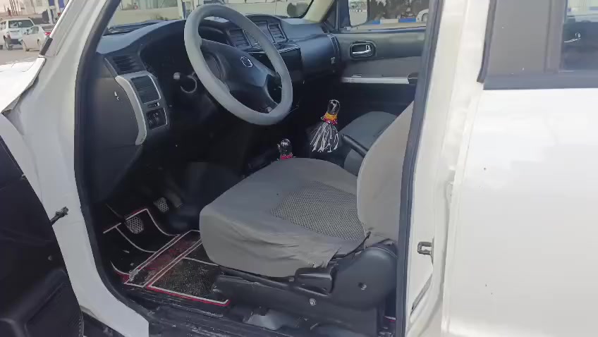 پە تڕۆڵ مۆدیل 2005 بێ بۆیاغ بێ لیدران نوکەدەرزی پیوەنیە ..نمونە ی سە یارە  گیڕ مە کینە ئەکسل دەبڵ ئەکسل هەموگیانی بەشەرت لەسر دەقی شەریکە ماوە ..تایەی لۆک   سەنەوی تازە تە واو بوە . سۆنە ریم داناوە دوجێبچوک ساردە...شوین تە کیە ...***********....             *********** کارتی غازو بەنزینی هەیە
