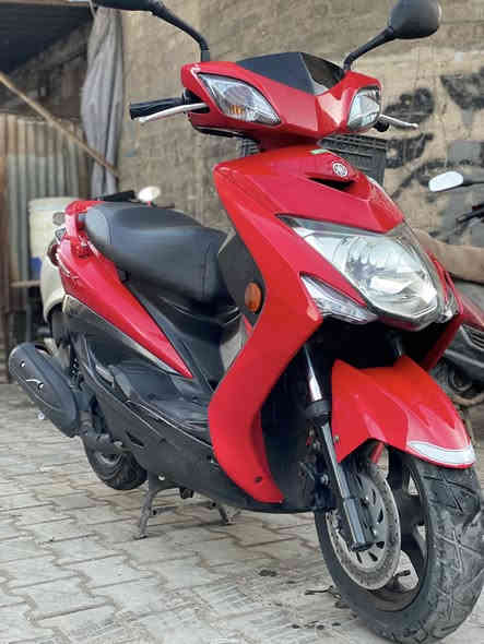 سلام عليكم 
سكنس لد 
ياباني 
ستاند حساس 
دراجة جديدة بمعنى لكلمة 
مابيها اي نقص 
تجي تشغل وتتوكل 
ووين ميعجبك وديها 
ماشية 23 كيلو 
مكاني بغداد 
سعر 
مليون و450 
للاستفسار 
***********
