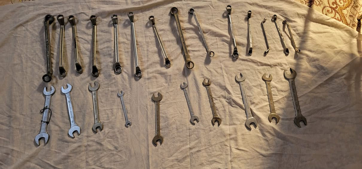 اليريد سيت اسباين الماني موجود واليريد سيت بوكس موجود ابيع فقط سيت ما ابيع مفرد


**إذا كنت صاحب هذا الإعلان وتريد حذفه لأي سبب، رجاءا أرسل رسالة إلى الدعم الفني**