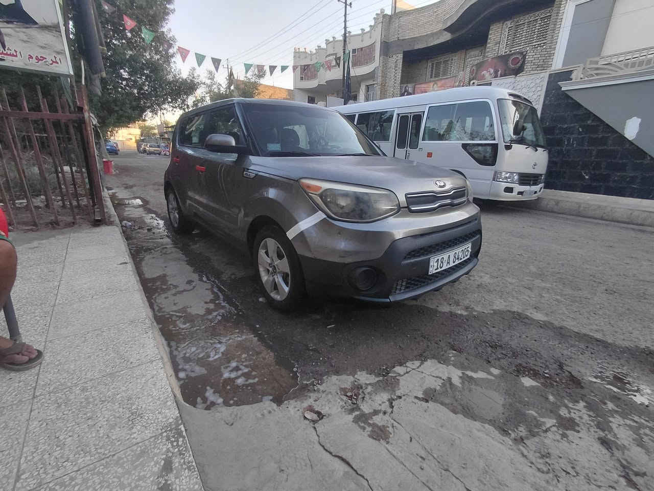 السلام عليكم  كية صول موديل 18  سيارة جديدة رقم بابل مشروع وطني مكانها  بغداد بيهة قطعتين صبغ  تحويل بغداد  السعر 95 ماشية 111تبريد ثلج محرك 1600رقم ***********
