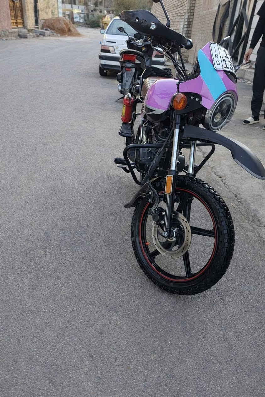 دراجه دايوان ٢٣ طالعه ب٢٤ بغداد لوحتين سنويه لل٢٩ هزه جديده دراجه نضيفه خير من الله ما ماشيه هواي  ب٢٦٠٠ وبيها مجال بسيط حق الجيه  العنوان مدينة الصدر قطاع ٢٦     اتصل وتدلل      ***********
