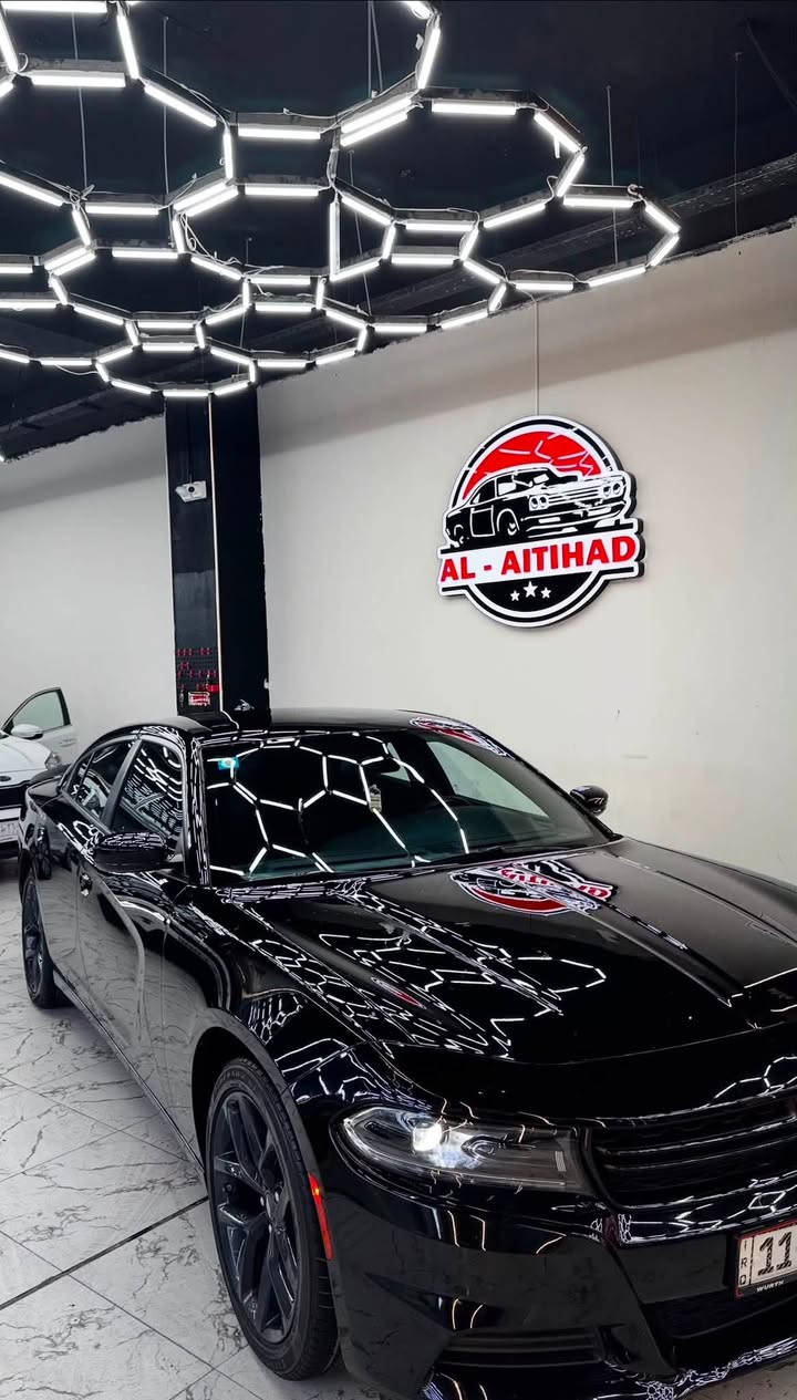 السلام عليكم
چارجر 2033 SXT 
ممشى السياره : 37.000 km
الضرر خلفي 3 قطع صبغ
بدون ايرباك
المواصفات :
شاشه كبيره
مقعد السائق كهرباء
حساسات خلفيه مع كاميرا 
السياره جاهزه بدون نواقص
رقم بغداد بأسمي
للاستفسار *********** بغداد العامريه
السعر 195$
