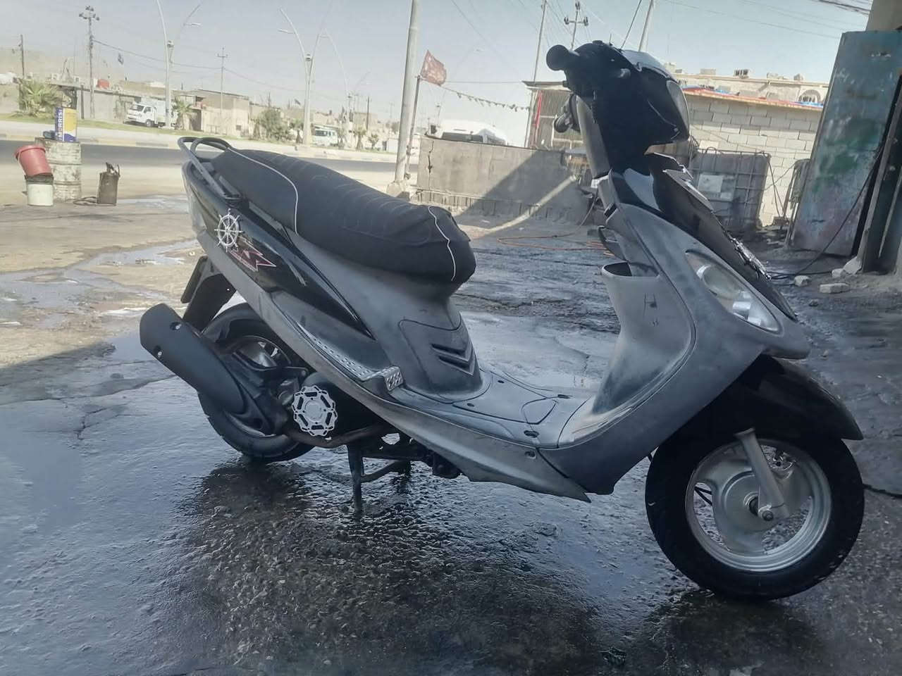السلام عليكم دراجه للبيع دراجه نضيفه بلاديه مامفتوحه٤٩  السعر ٧٠٠
***********
