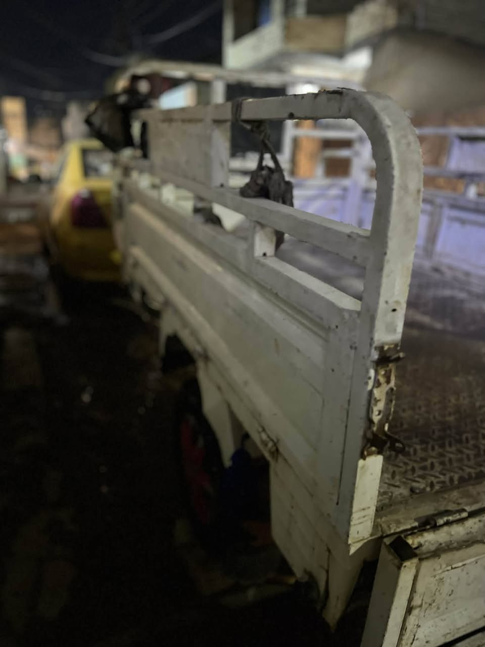 سلام عليكم ستوته صقر فحل  ستوته البيع ستوته نضيفه ما ناقصه شي يعني كبل الشارع تجي تكلب وشوف سعر مليون 700بيه مجال قليل مكاني بغداد مدينت صدر رقمي وتساب ***********
