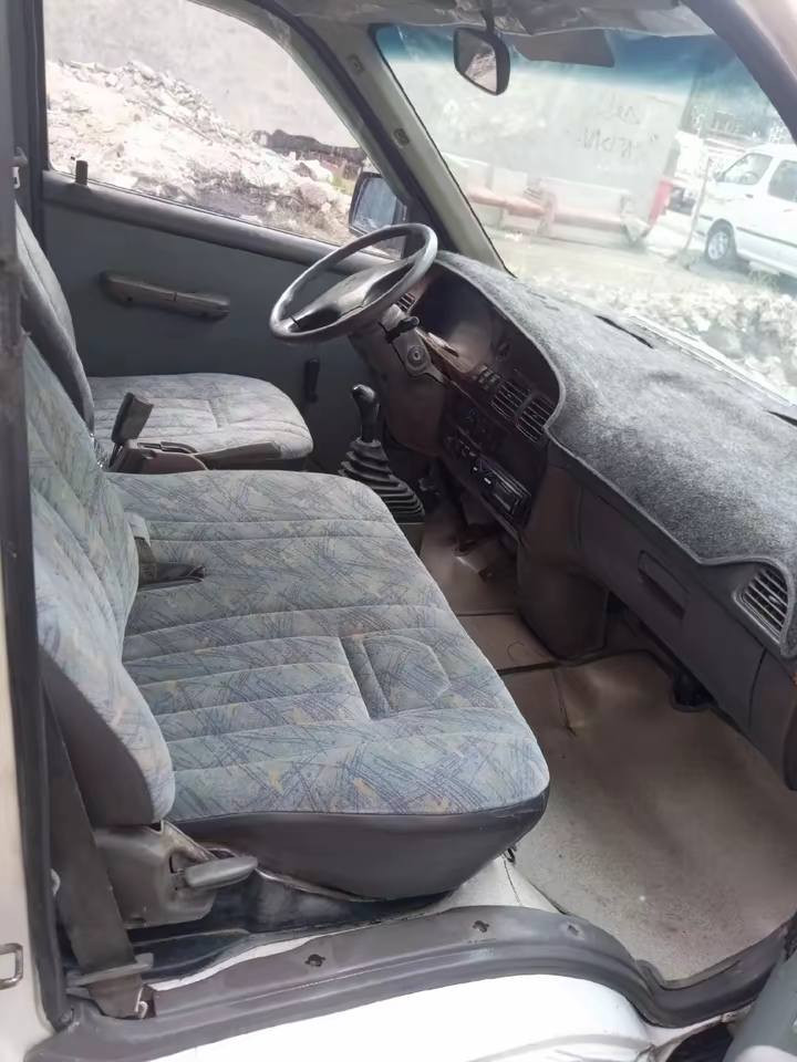 السلام عليكم بريجي للبيع موديل 2003 اصل سياره بسمه رقم انجليزي سياره سياره بلاديه بس الحزام مسبوق دوشه وهاب الجنابي جير محرك اكسل خير من الله بيها بخار خفيف ما تنقص سياره جاهزه سياره كفاله عامه مكاني دوره بغداد ***********
