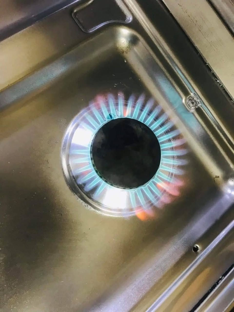 السلام عليكم صيانه منزليه💠 نجيكم للبيت رقم الهاتف *********** اتصلوا متواجد واتساب واحنا بخدمتكم كافه انواع الطباخات
