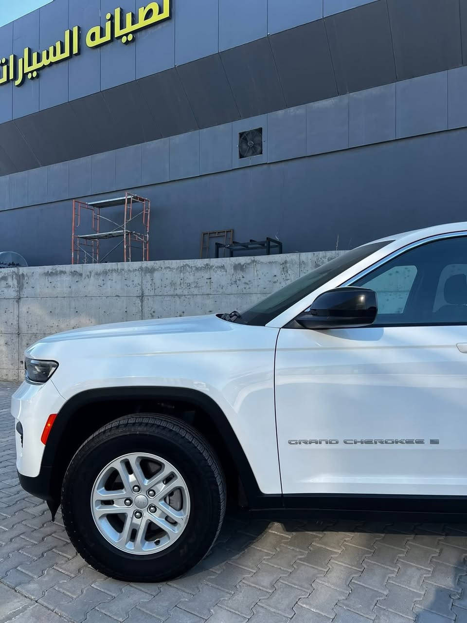 JEEB GRAND CHEROKEE Laredo
جيب لاريدو وارد امريكي كلين تايتل مكفوله جديده معنى الكلمه مال جناي حصرا
موديل : 2023

!! طلب السعر من التعليق - والرد تلقائي ؟

5 راكب المرغوب
رقم اربيل
المحرك : V6. 3.6L
العداد :21 الالف فقط
المواصفات:

* دفع رباعي 4x4.
* رادار امامي مع مانع تصادم.
* تحذير الخروج عن المسار .
* تحذير النقطة عمياء ٥ .
* إنارة داخلي.
* مرايا ذاتي
* خزن ميموري وضعيات.
* شاشه كبيرة 8.3 انج .
* نظام الخرائط (GPS) .
* لوحة القيادة بقياس 12 أنج.
* كير شفتر بالستيرن.
* المصابيح الأمامية LED.
* داخل اسود ملكي
* مري جانبيه قلاب وي ال R
* باب خلفي كهرباء
* هيتر مري جانبيه
* دخول ذكي. .
* تشغيل عن بعد..
* المقاعد الأمامية كهربائية كشنات مخمل
* مناخ منفصل مقاعد امامي خلفي
* حساسات خلفية.
* 5 راكب.
* تدفئة ستيرن.
* مانع تصادم خلفي.

ملاحظة / كلين بدون حادث شرط السونار و فحص

مكان السيارة : كركوك

! إ طلب السعر من التعليق - والرد تلقائي


**إذا كنت صاحب هذا الإعلان وتريد حذفه لأي سبب، رجاءا أرسل رسالة إلى الدعم الفني**
