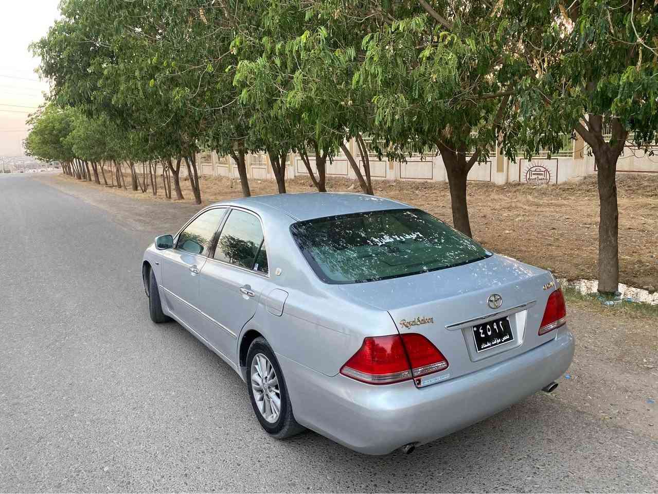 شاهينة 2004 براوة. 
تايةي تازةية 
مەسروف کراوە. 
بجوك بة بجوك 180. بي دوكةل.
 رونو فلتةر تازة گوراوة 
هايدروليكي گير تازة كوريومة. 
كود كراو هةموي بةشةرت. تةبريد بةشةرت گير مةكينة ئةكسل هةموي بةشةرت. 
***********…….
***********…… كالار, السليمانية
