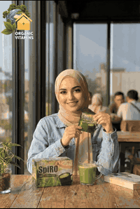 لطلبتنا الاعزاء ...
لأطفالنا الصغار ....
وفرنا لكم غذاء متكامل وسريع التحضير والأهم من ذلك هو غذاء صحي .. أنه :
#حساء #سبيرو 😍

منتج حساء “#السبيرو #SpiRo” مزيج من الحبوب الغذائية الممزوجة ب- #السبيرولينا و #الشوفان ..
تحتوي على العناصر الغذائية المتكاملة من نخالة الشوفان ونخالة الأرز والبتروتين الغني بالسبيرولينا ..
يعتبر المزيج مكمل غذائي صحيّ مفيد للكبار والصغار، لانّه تحتوي على بروتين متكامل، مع نسبة عالية من بيتا كاروتين .

#بعض #فوائد #حساء “#سبيرو #SpiRo”
1- تعزيز نمو العظام والأسنان .
2- تقوية جهاز المناعة .
3- دعم صحة القلب والأوعية الدموية .
4- خفض الكولسترول الضار في الدم .
5- تحسين الجهاز الهضمي .
6- تعزيز التطهير الطبيعي في الجسم وآلية إزالة السموم .
7- تقليل مخاطر الإصابة بالسرطان .
8- علاج اضطرابات العين .
9- حماية مضادة للأكسدة ممّا يمنع تكاثر الفيروسات .
10- منع ظهور حب الشباب والدمامل على الوجه .

والعديد من فوائد السبايرولينا الصحية الأخرى .

.
منتجاتنا عضوية وطبيعية 100%
خالية من المواد الكيميائية الضارة
خالية من المواد الحافظة أو اي اضافات  
آمنة للأطفال وللحامل والمرضع 

صنع في #ماليزيا

لطلب المنتج راسل #الصفحة أو عن طريق #الواتساب
 ***********
