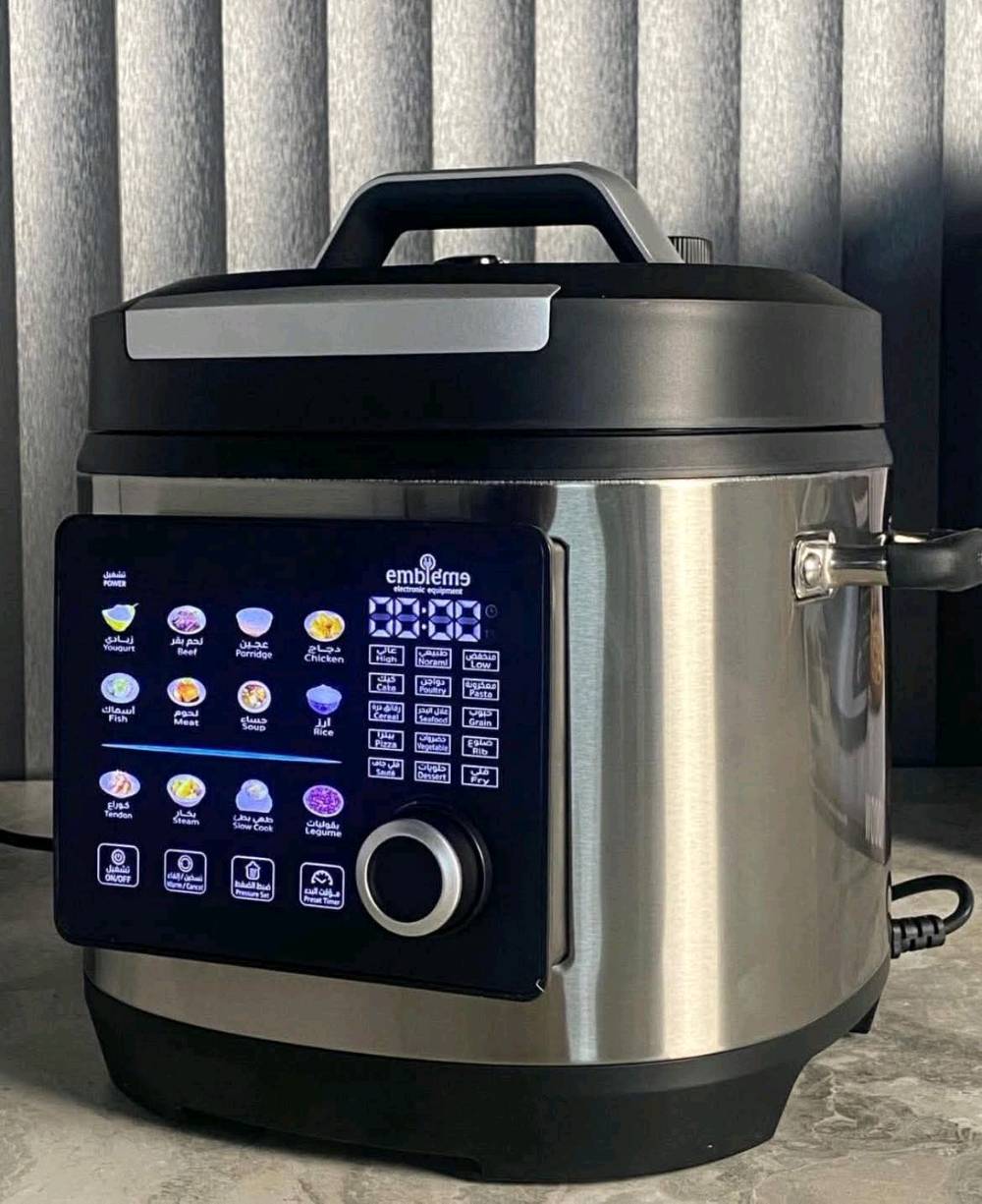 جدر ضغط كهربائي من ماركة امبليوم 
لطبخ جميع انواع الأكلات 🍗🍖🍜🍲🍵🍛
🔺لأول مرة يأتي بشاشة ايباد لمس 
🔺تايمر للتحكم بالوقت 
🔺ثرموستات للتحكم بدرجة الحرارة 
🔺منبه صوتي عند استواء الطعام 
🔺 متوفر بحجمين 6 و 8 لتر  
🔺الوعاء الداخلي تيفال غير قابل للألتصاق
🔺قدرة 1000واط
🔺قفل حماية
🔺خاصية ابقاء الطعام دافئ 
توجد خدمة توصيل الى كافة انحاء العراق 


