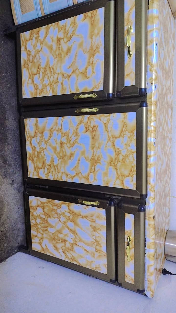 كاونتر للبيع بدون سنك انمنيوم ثلاث ابوب مع الملحق نضيف كلش السعر الاتصال على الرقم ***********
