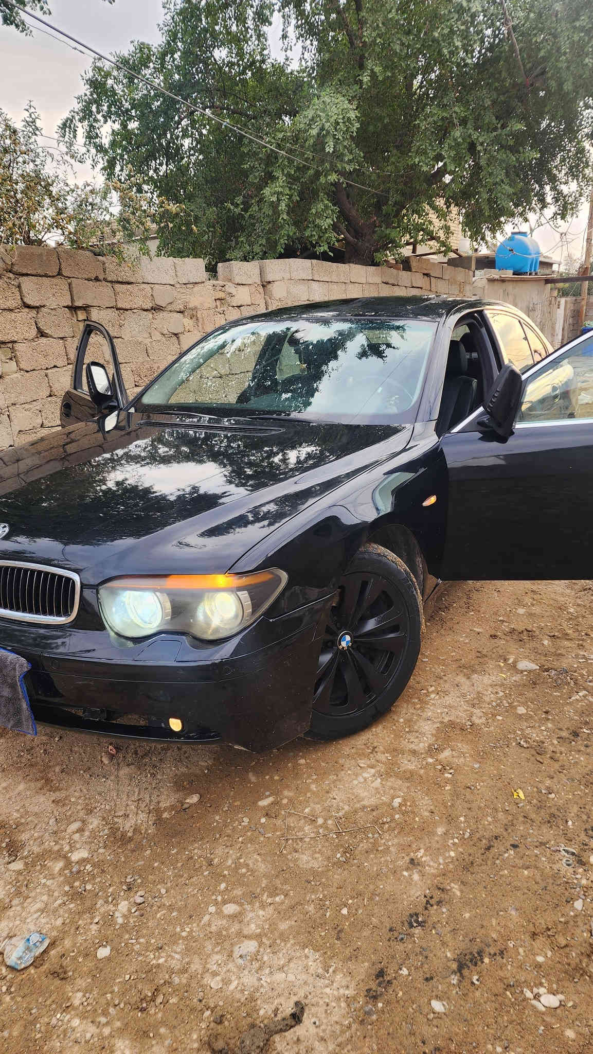 سلام عليكم مرخصت صاحب الكروب المحترم البيع بيم باخره 745ادوات فول مواصفات متومه وكامله عله رقم الشاصي مدون كصه السيار كفاله كير ومكينه تبريد 3قطع شقالات اربع بردات كشنات كهرباي بيبان شفط بيع او امراوس حسب القناعه مكان بغداد سعر خاص ***********
