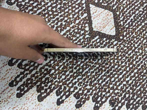 السلام عليكم ايفون 12 برو ماكس ذاكره 256 بطاريه 78 لون ذهبي بس كسر بالظهر وفطر بكد الابره بالكلاسه ولا مبين ابد غير ذني الجهاز مكفول كامل ملحقات السعر 300 وبي مجال قليل حك جيتك المكان بغداد الدوره الرقم ***********
