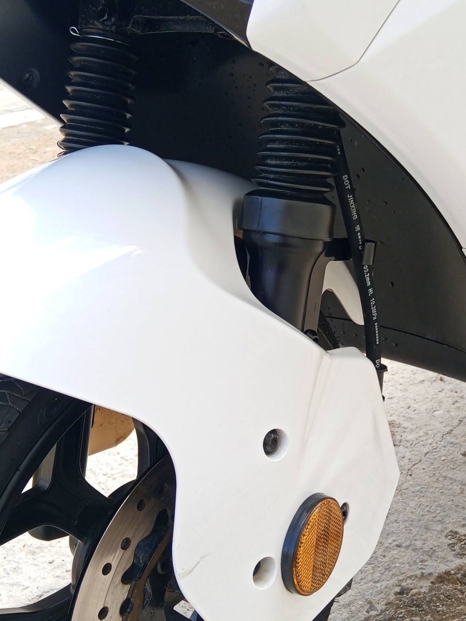 سلام عليكم دراجه شحن للبيع دايوان جبلي مديل 25 بشهر 10دراجه جديد حيل سرعته الحقيق 100تحكم سرعه بك بيه مكفول من كلشي من شخط برغي واحد مافتوح بيه كفيلك الله مخذه 1400مكان بغداد حي العلام قرب تقاطع درويش رقم *********** السعر ملون وربع قفل
