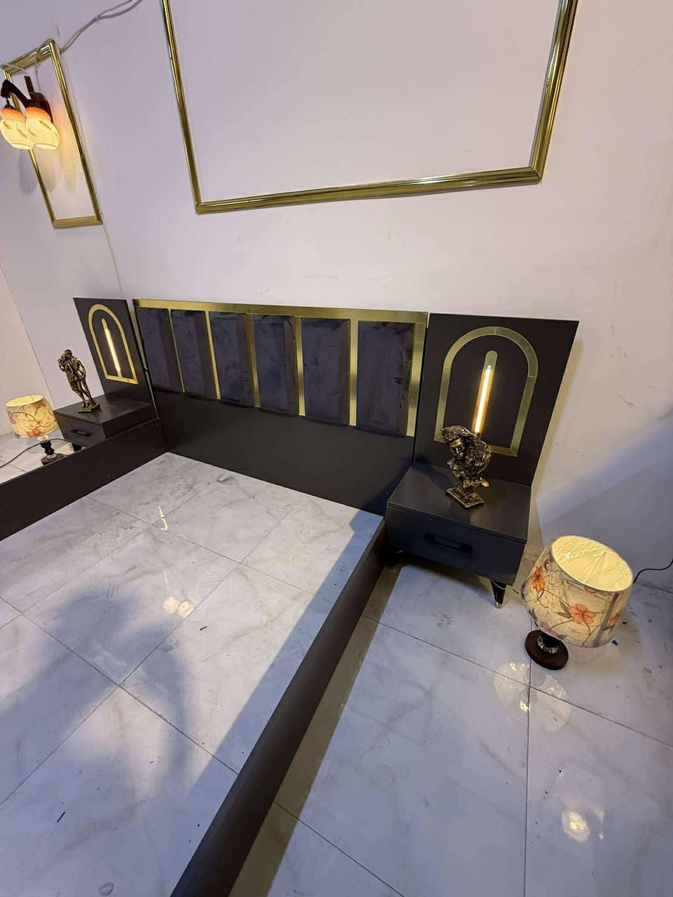 غرفه بواب خمس قطع  نرماده هودورليك
السعر ٥٥٠ ٥٠٠ قفل 
شد نقل داخل بغداد مجاني
نضافه ٩٥
مستعمله ٥ يام فقط


**إذا كنت صاحب هذا الإعلان وتريد حذفه لأي سبب، رجاءا أرسل رسالة إلى الدعم الفني**