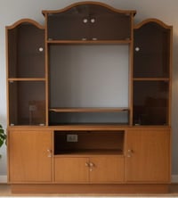 كومدي قطعتين خشب  سعر 150 وبي مجال قليل ه/07804929845