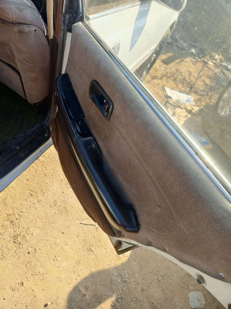 اسلام عليكم مارك عضم للبيع موديل 93 حداديه نفض تخم تاير مكينه وكير انضاف مصبوغه جماليه حزام سنويه لل30 راعيه يمي مكان واسط قضاء لصويره لسعر 40 اقرا لمنشور واتصل ***********
