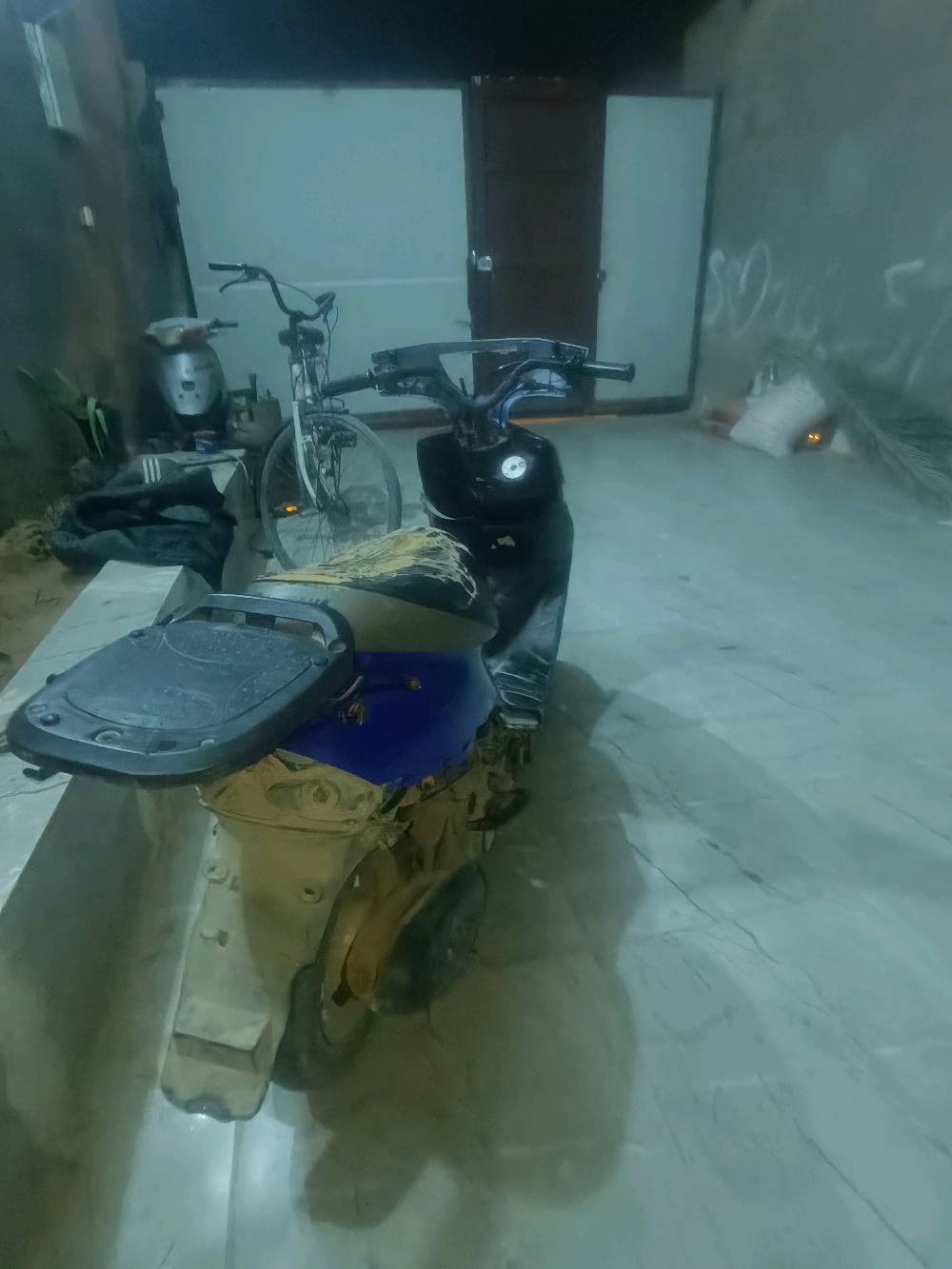 سلام عليكم  دراجه 9زروف كلشي مابيه شقالاه نكره  عنوان بصره ابي الخصيب يوسفان وبيه مجال

 