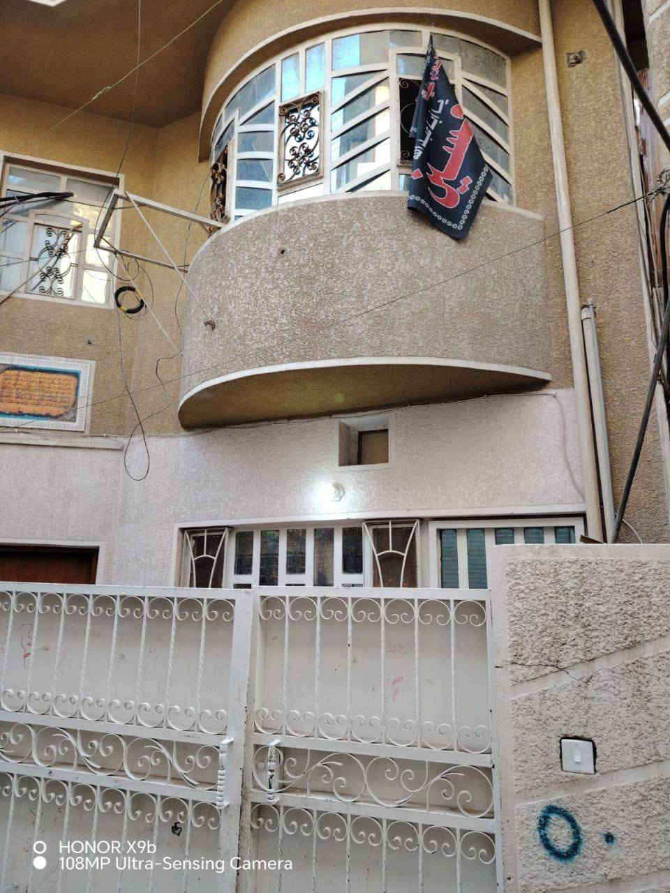 دار زراعي للبيع  سند ٢٥ منطقة السبع ابكار فرع جوهرة لبنان الجديدة المساحة ١٣٠ متر الواجهة ١٠ متر مدخلين يتكون من استقبال ومطبخ وربع غرف نوم وحمام عدد ٢ وحولي كبير وطرمة كبيرة ومنور وبيتونة وسطح والمنطقة خدمات كاملة ويصلح ان يكون للاستثمار،، الاستفسار أكثر الاتصال على الأرقام الموجودة ،، *********** ،،، ***********
