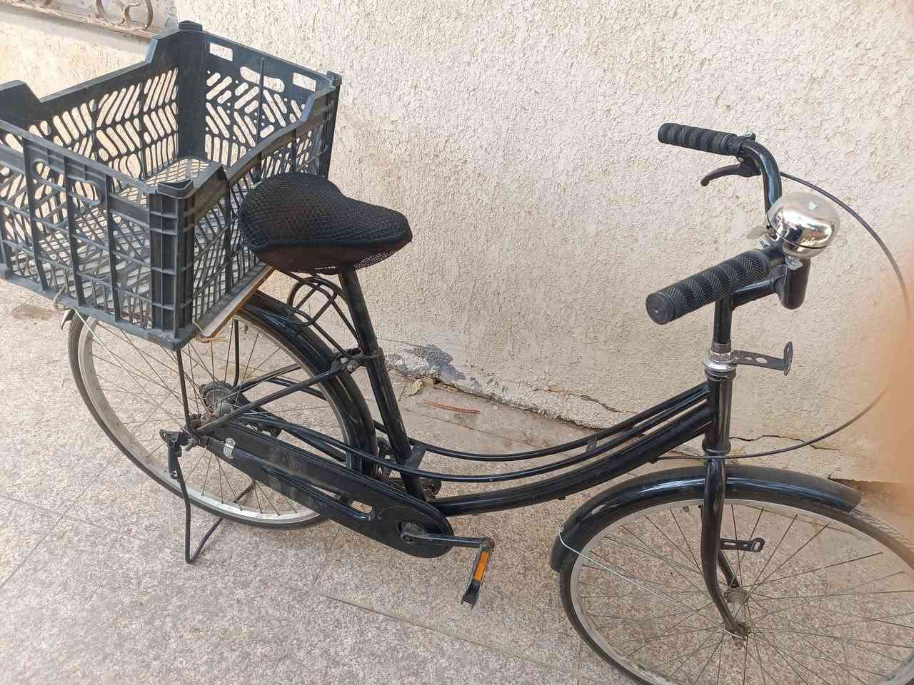 السلام عليكم ورحمة الله بايسكل حجم 26 للبيع ما نقصه شيء مع جرس وقفل هديه مكاني ذي قار قضاء الشطرة 
السعر 65 وبي مجال قليل للشراي الشطره, ذي قار


**إذا كنت صاحب هذا الإعلان وتريد حذفه لأي سبب، رجاءا أرسل رسالة إلى الدعم الفني**