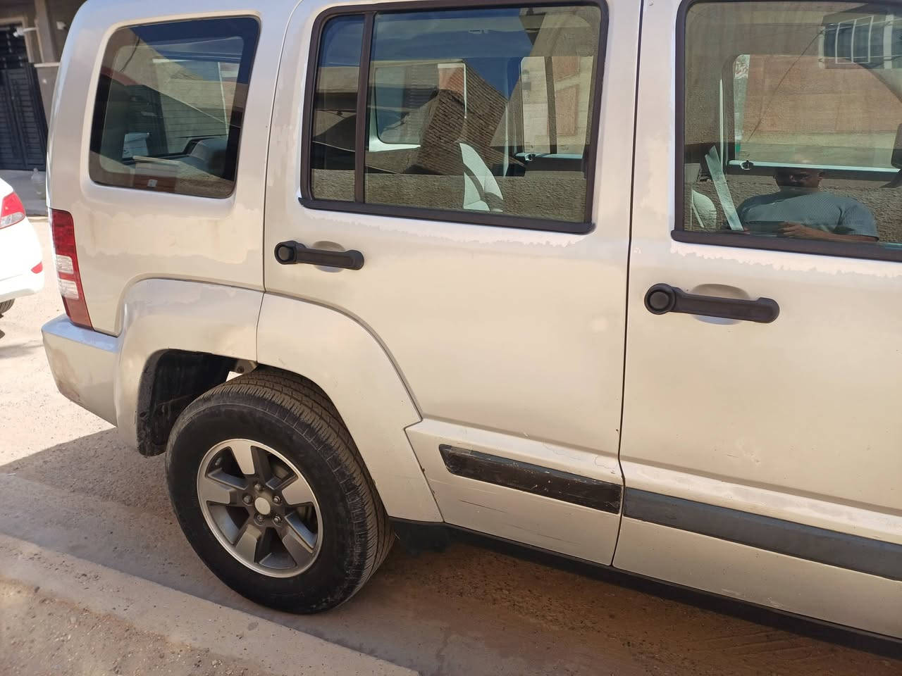 سلام عليكم، جيب ليبرتي ٢٠٠٨ مكينة و كير و تبريد مكفولة السعر ٧٨ و بيها مجال بسيط الاتصال *********** ، مكان السيارة بغداد
