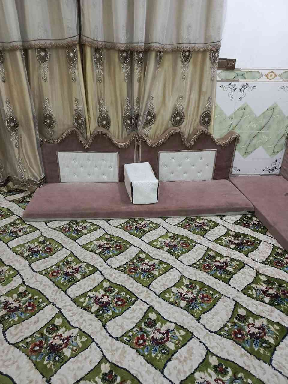 سلام عليكم جلسات للبيع نظاف رايدهن 250وبيها مجال سبع دواشك
للاستفسار *********** مكاني نجف
