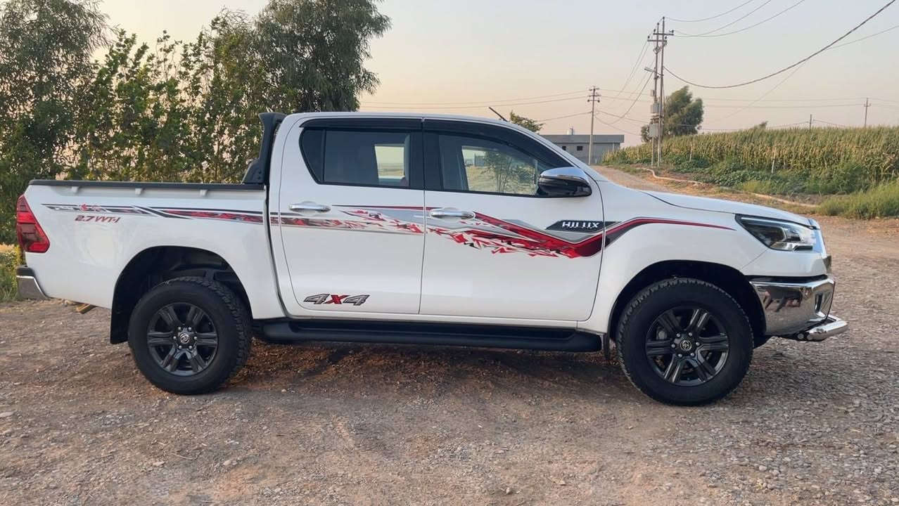 تویتا هایلوکس 2024شرکة ساس  زەمان شرکە ساس 9 هەزار رۆشتی بی سبوغ سعر 355مجال کەم ***********                 *********** أربيل, العراق
