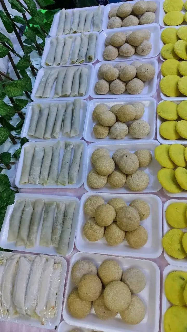 متوفره عروض الكبه 
100 قطعه ب20
75 قطعه ب15
50 قطعه ب10
25 قطعه ب5 

عنوان ذي قار الشطره متوفر توصيل 
رقم الحجز ***********
