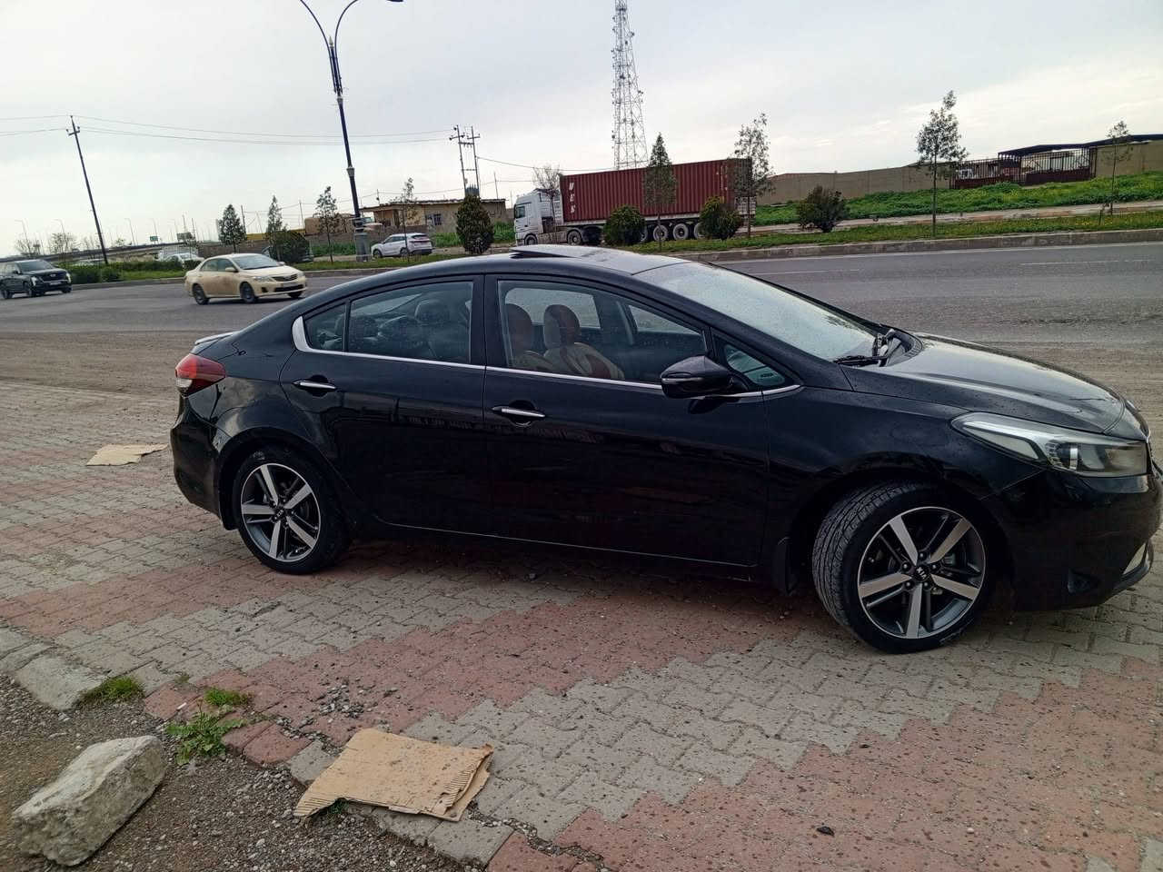 للبيع فول واحد عل واحد محرك الفين موديل 2017 كفاله من الصبغ والفتح بيه بارد بس ماشيه 200 السعر 130بيه مجال ***********
