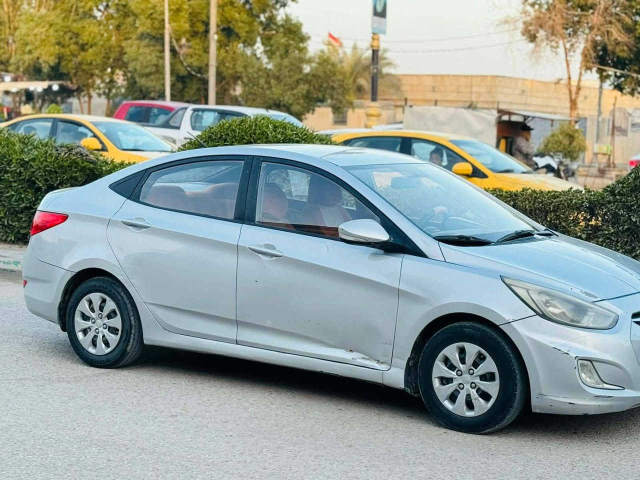 السلام عليكم
هونداي اكسنت خليجي 2017 
مكينه كير حداديه تبريد مابيه اي نقص جاهزه من كلشي سياره جديده بمعنى الكلمه بيه قطعتين رش صبغ بدون ضربه  الباقي مكفولة من كلشي رقم مثنى نكليزي سنويه جديده سعر 77وبيه مجال لاستفسار ***********مكان السماوه المركز
