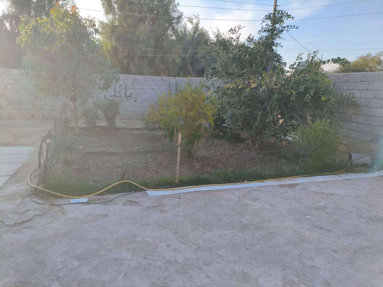 بيت البيع قريب على مدرسه سماوه بيت جاهز مساحته 650 قرف 3 / 4×6 صاله 8×4 ديونيه 7×4 مطبخ 5×4 +مخزن+صحيات نتصال ***********
