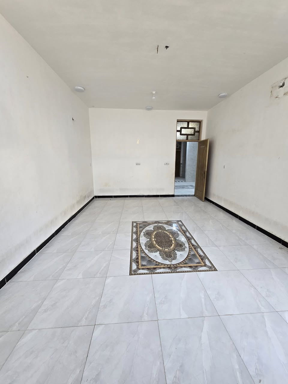 ّ🔴اعلان رقم 131
مطلوب اسكان 
#حي_الجامعه_قرب_مجمع_فدك
الوجه 10
النزال 20
عرض الشارع 10

🛑 ط1 
غرفتين وم ،صاله ،استقبال ،مطبخ بارد مع حار ، مجموعه عدد 2 
 🛑ط2
اربع غرف نوم + هول وصحيات 
ملاحظه الطابق الثاني نقص بياض او ارضيه فقط

السعر : علق (تم)

 ملاحظه 🛑 مطلوب 63مليون 
التسديد الشهري 331
🍁🍁🍁🍁🍁🍁🍁🍁🍁🍁
للاستفسار او الاتصال على الأرقام التالية
 
المكتب :📞📞   ***********
🍁🍁🍁🍁🍁🍁🍁🍁🍁🍁
عنوان مكتبنا : 🏦#الفلاحية_قرب_صيدلية_كربلاء
