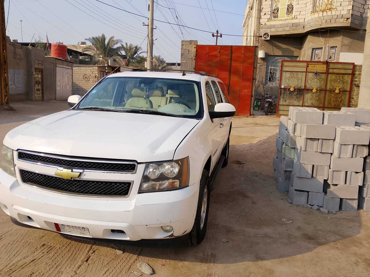 السلام عليكم تاهو طويل للبيع موديل 14 رقم بغداد باسمي مكينه جير جديد سعر 215 ورقه رقم التلفون ***********
