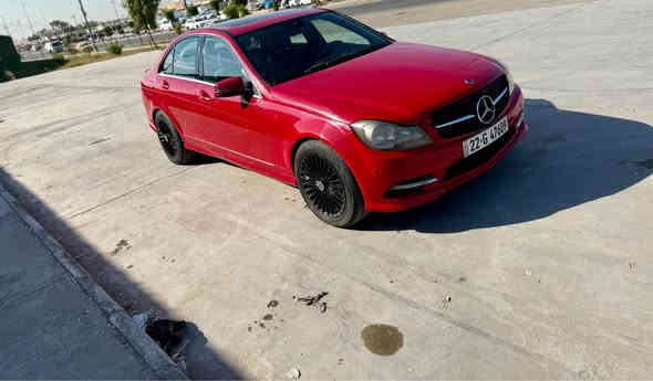 السلام عليكم ورحمة الله وبركاته 
عندي مارسيدس ٢٠١١ فول مواصفات 
محرك ٦ سلندر 
سياره جاهزه 
مرشوشه كلير جماليه شرط بدون ضرر 
السعر ١١٤ وبيه مجال 
***********
*********** بغداد
