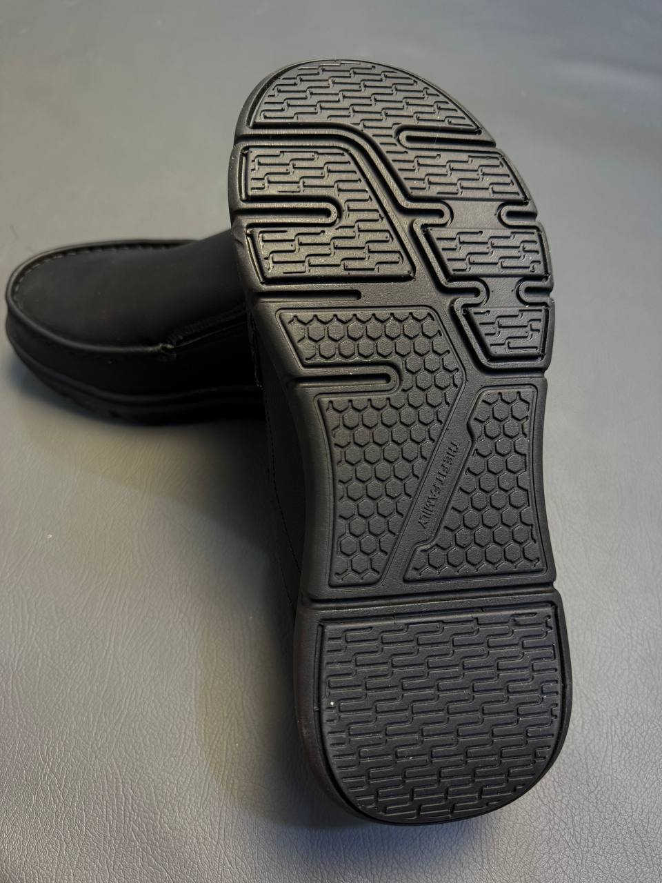 جلد طبيعي شباب ادخل ع كوكل شوفوا سعره وماركه مالته يباع مع الكارتونه الاصليه يلبس ٤٢ ونص وممكن ٤٣ 
السعر 35 مع توصيل ملبوس العافيه


**إذا كنت صاحب هذا الإعلان وتريد حذفه لأي سبب، رجاءا أرسل رسالة إلى الدعم الفني**