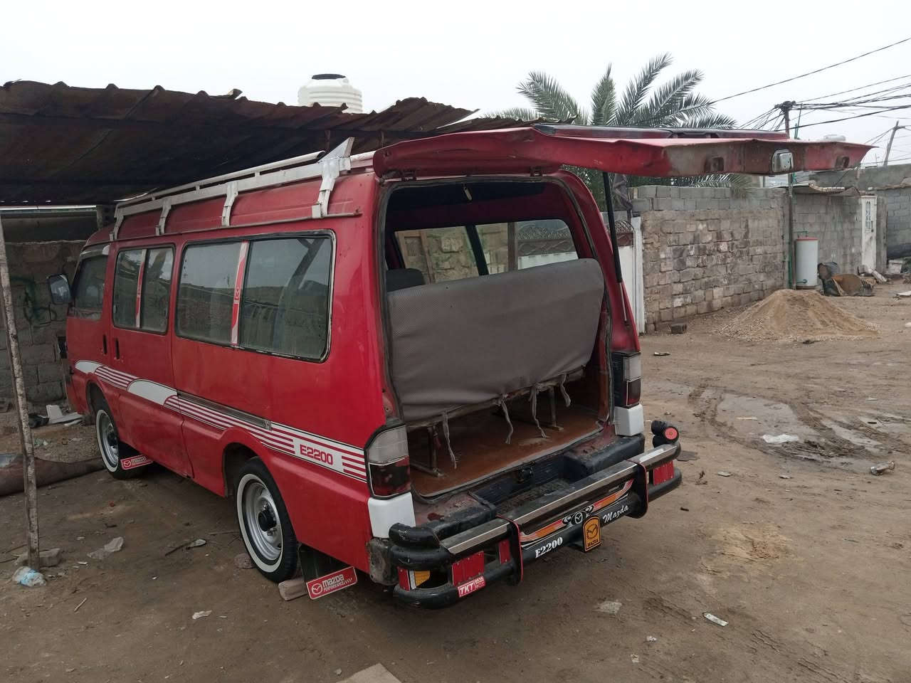 السلام عليكم مازدا للبيع مكينه وكير كاز مكينه عالسحك سياره جاهزه سعر 47 بها مجال ***********
