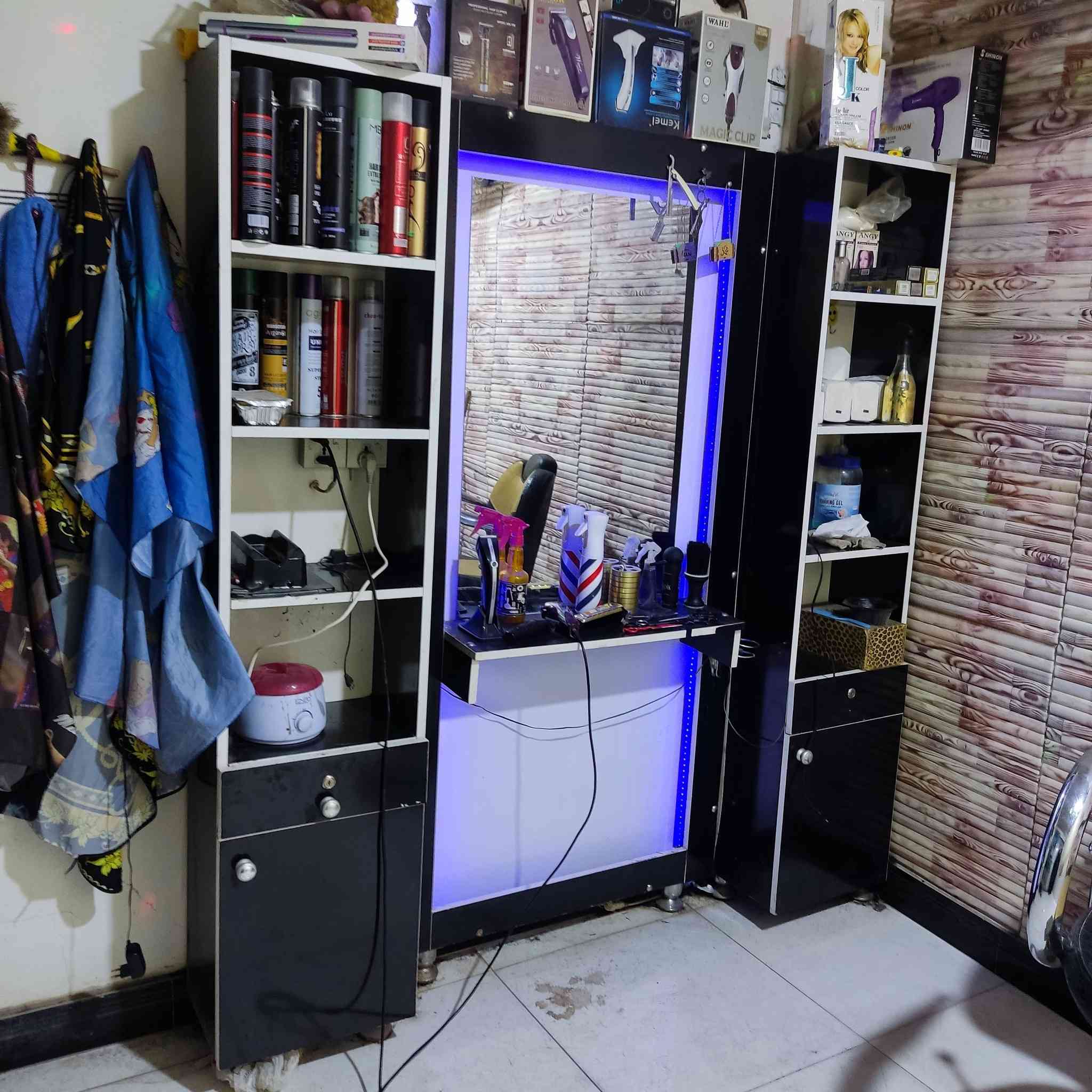 السلام عليكم غراض خلاقه كامله للبيع للتواصل رقم الهاتف***********
